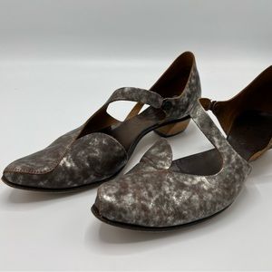 Cydwoq kitten heels, metallic leather 38/8